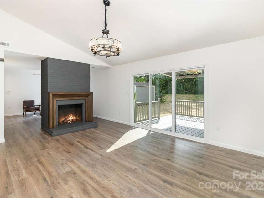 5234 Bellflower Lane, Charlotte, NC 28227.  MLS# CAR4275982, YatesRealty ID 32639. 