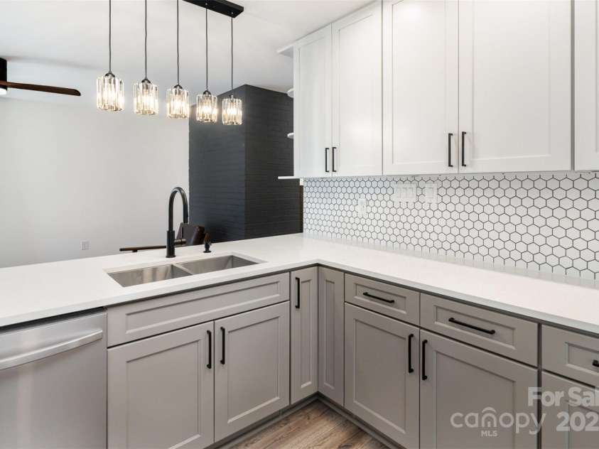 5234 Bellflower Lane, Charlotte, NC 28227.  MLS# CAR4275982, YatesRealty ID 32639. 