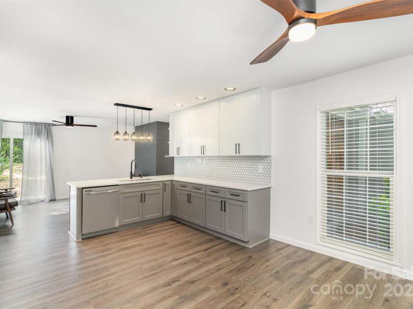 5234 Bellflower Lane, Charlotte, NC 28227.  MLS# CAR4275982, YatesRealty ID 32639. 