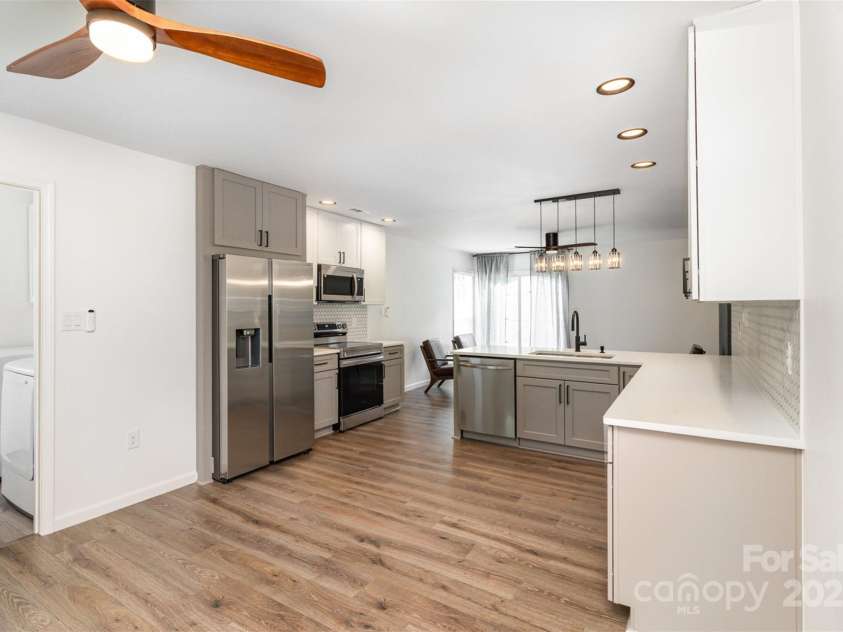 5234 Bellflower Lane, Charlotte, NC 28227.  MLS# CAR4275982, YatesRealty ID 32639. 