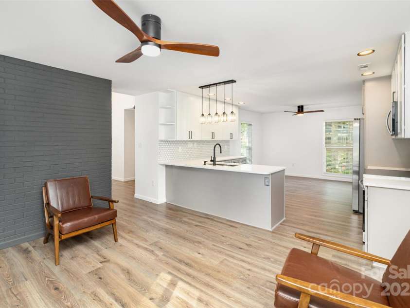 5234 Bellflower Lane, Charlotte, NC 28227.  MLS# CAR4275982, YatesRealty ID 32639. 