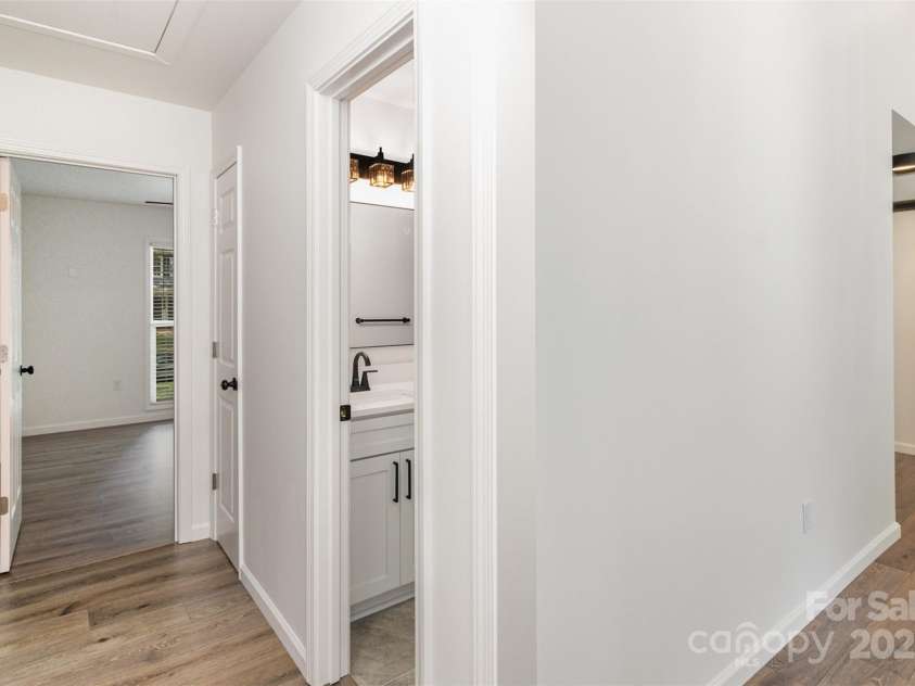 5234 Bellflower Lane, Charlotte, NC 28227.  MLS# CAR4275982, YatesRealty ID 32639. 