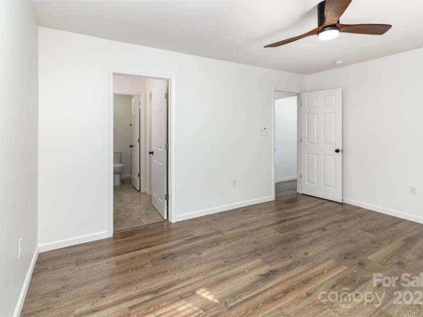 5234 Bellflower Lane, Charlotte, NC 28227.  MLS# CAR4275982, YatesRealty ID 32639. 