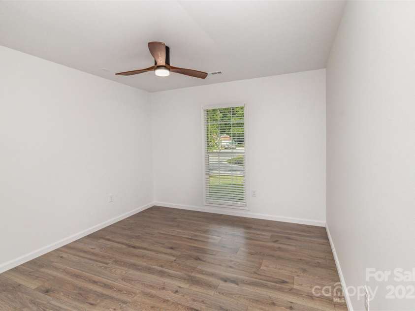 5234 Bellflower Lane, Charlotte, NC 28227.  MLS# CAR4275982, YatesRealty ID 32639. 