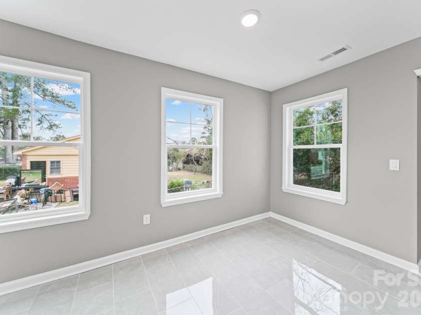 4913 Jones Street, Columbia, SC 29203.  MLS# CAR4336641, YatesRealty ID 3264. Dining Area