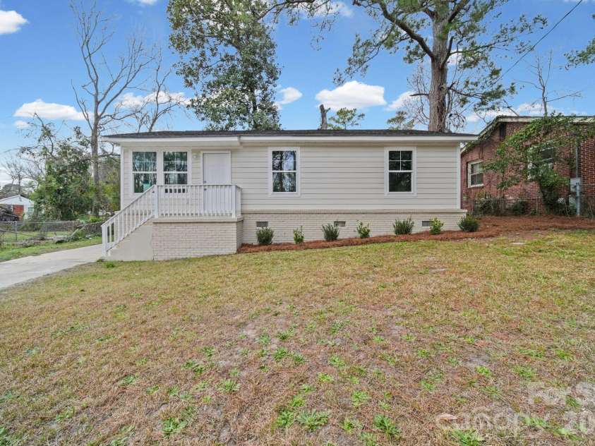 4913 Jones Street, Columbia, SC 29203.  MLS# CAR4336641, YatesRealty ID 3264. Front View 1