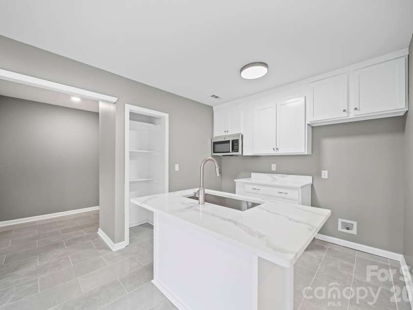 4913 Jones Street, Columbia, SC 29203.  MLS# CAR4336641, YatesRealty ID 3264. Kitchen View