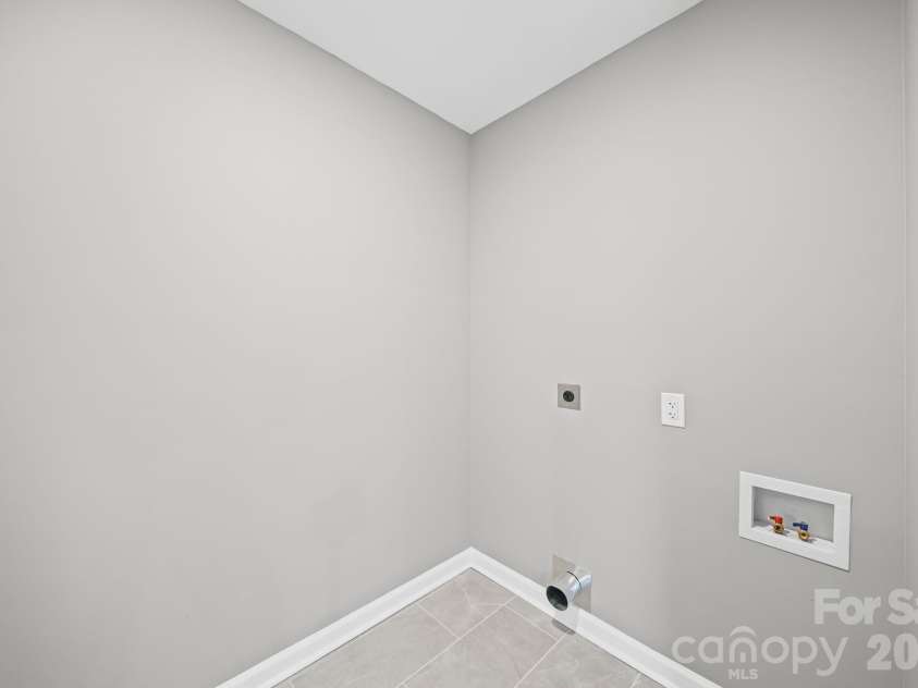 4913 Jones Street, Columbia, SC 29203.  MLS# CAR4336641, YatesRealty ID 3264. Laundry Room