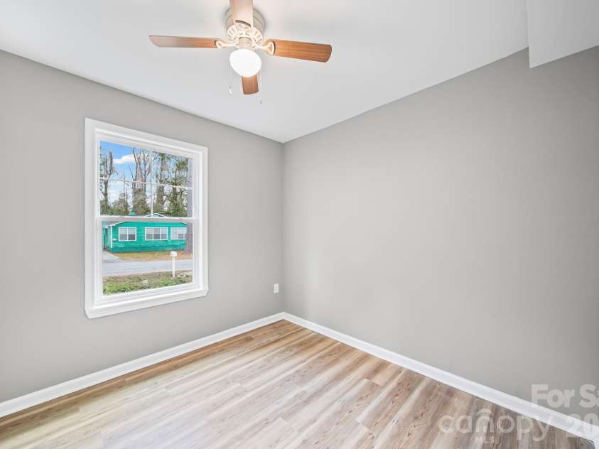 4913 Jones Street, Columbia, SC 29203.  MLS# CAR4336641, YatesRealty ID 3264. Secondary Bedroom