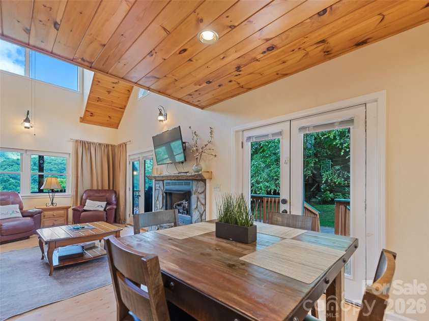 210 Tanner Trail, Waynesville, NC 28785.  MLS# CAR4396483, YatesRealty ID 32640. 