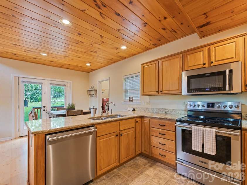 210 Tanner Trail, Waynesville, NC 28785.  MLS# CAR4396483, YatesRealty ID 32640. 