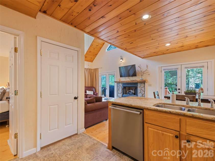 210 Tanner Trail, Waynesville, NC 28785.  MLS# CAR4396483, YatesRealty ID 32640. 