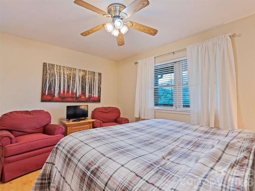 210 Tanner Trail, Waynesville, NC 28785.  MLS# CAR4396483, YatesRealty ID 32640. 