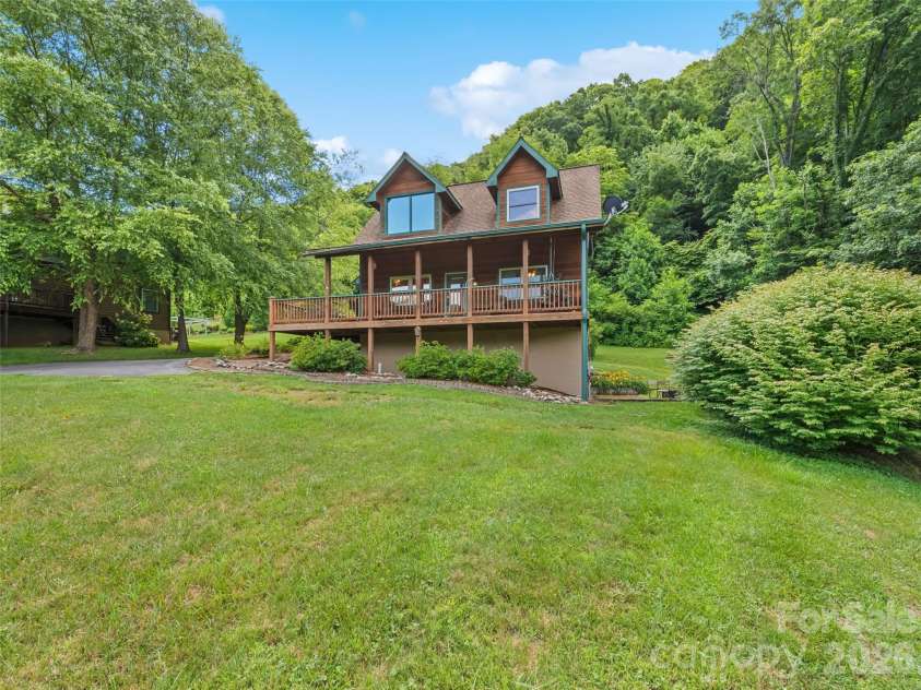 210 Tanner Trail, Waynesville, NC 28785.  MLS# CAR4396483, YatesRealty ID 32640. 