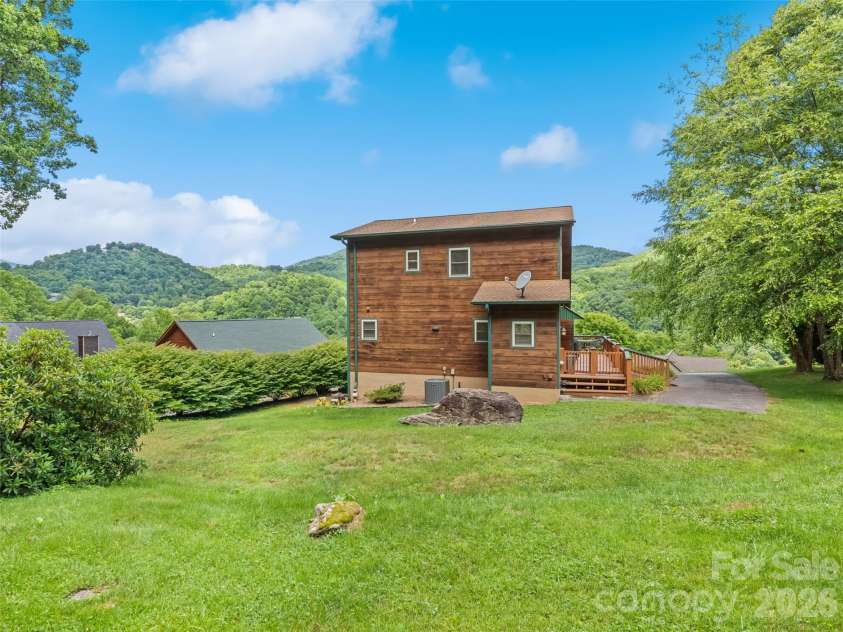 210 Tanner Trail, Waynesville, NC 28785.  MLS# CAR4396483, YatesRealty ID 32640. 