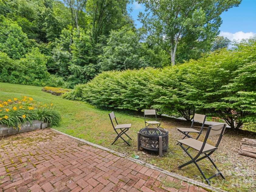 210 Tanner Trail, Waynesville, NC 28785.  MLS# CAR4396483, YatesRealty ID 32640. 