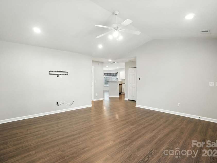 5911 Moose Lane, Charlotte, NC 28269.  MLS# CAR4289850, YatesRealty ID 32640. 