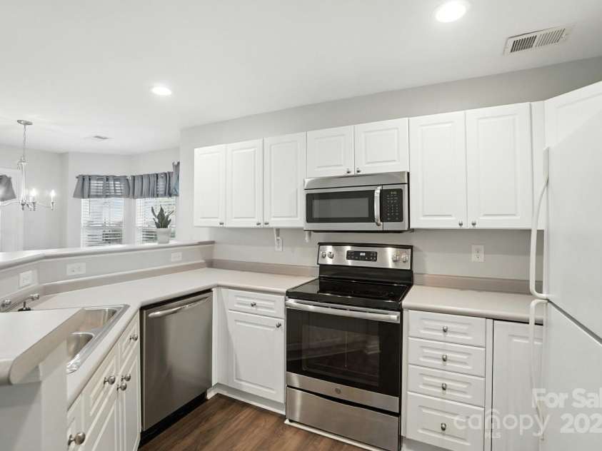 5911 Moose Lane, Charlotte, NC 28269.  MLS# CAR4289850, YatesRealty ID 32640. 