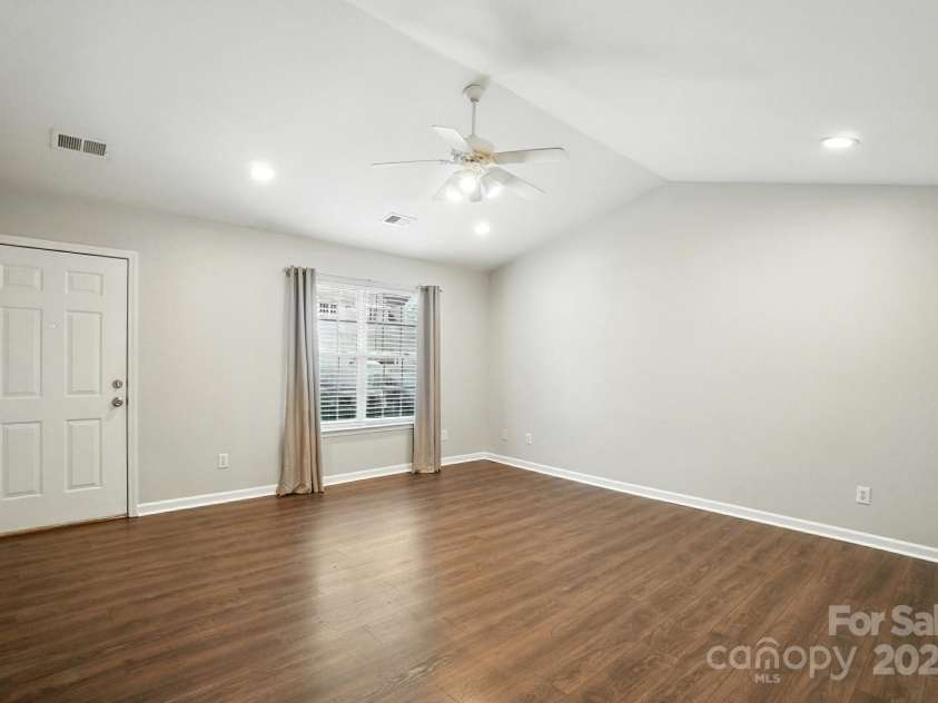 5911 Moose Lane, Charlotte, NC 28269.  MLS# CAR4289850, YatesRealty ID 32640. 