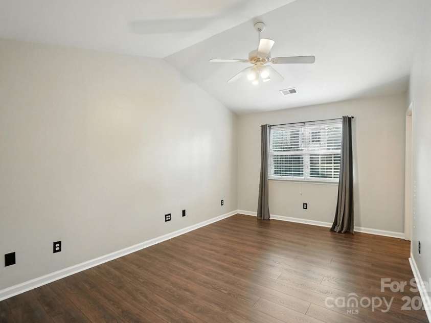 5911 Moose Lane, Charlotte, NC 28269.  MLS# CAR4289850, YatesRealty ID 32640. 