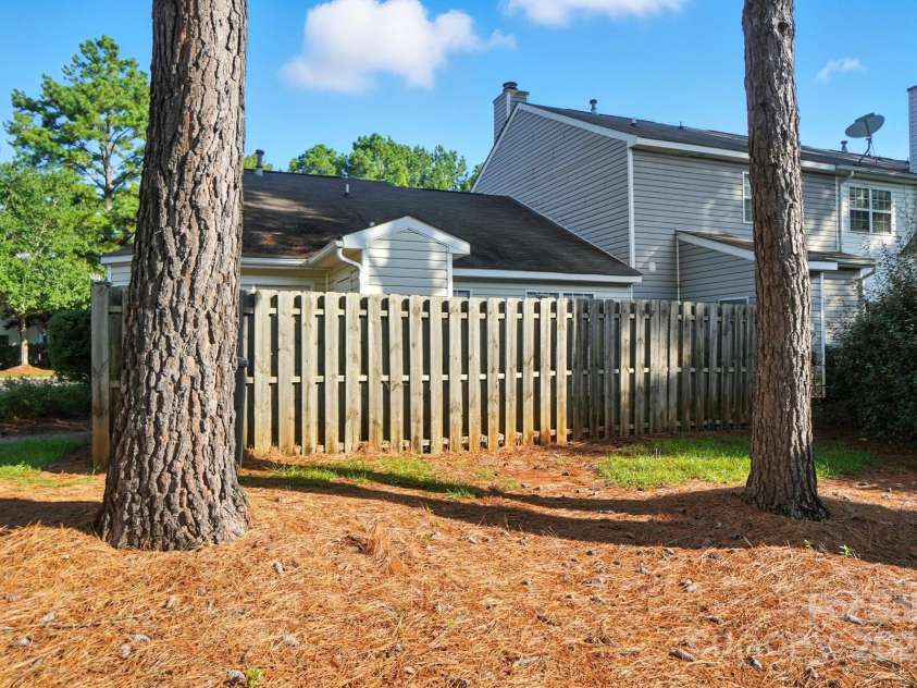 5911 Moose Lane, Charlotte, NC 28269.  MLS# CAR4289850, YatesRealty ID 32640. 