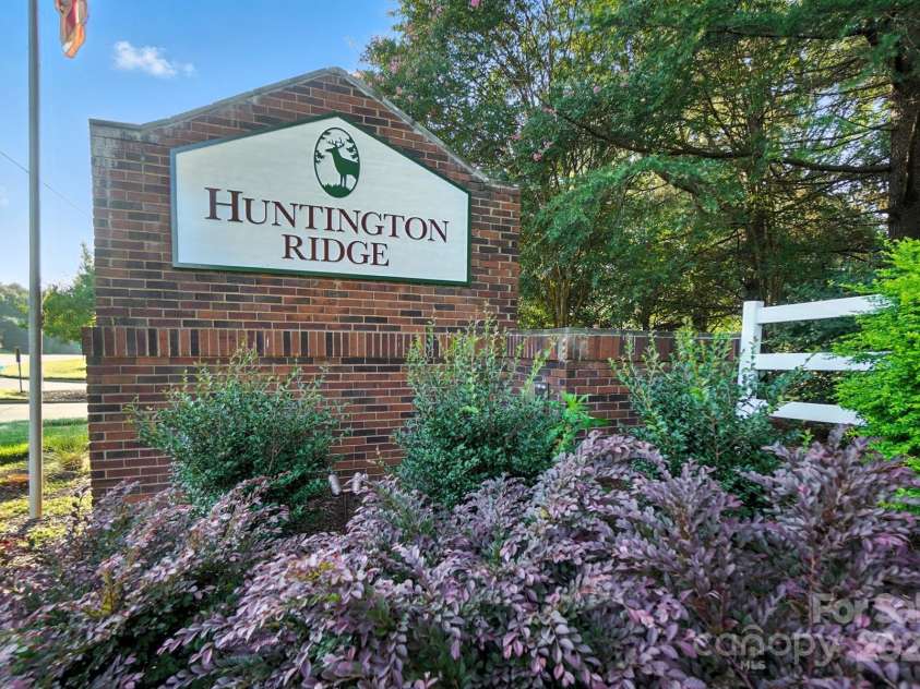 5911 Moose Lane, Charlotte, NC 28269.  MLS# CAR4289850, YatesRealty ID 32640. 