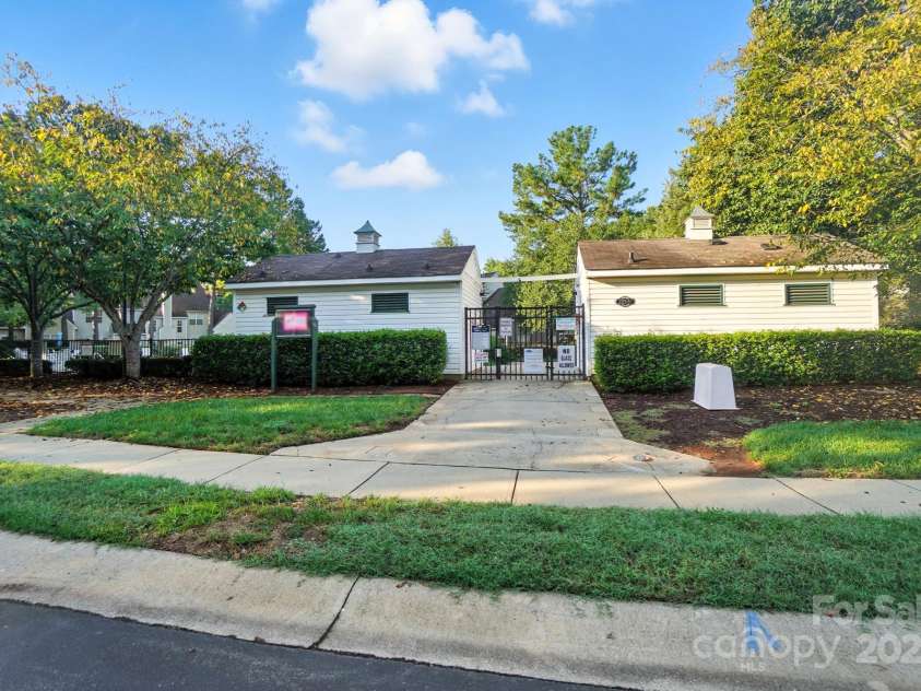 5911 Moose Lane, Charlotte, NC 28269.  MLS# CAR4289850, YatesRealty ID 32640. 