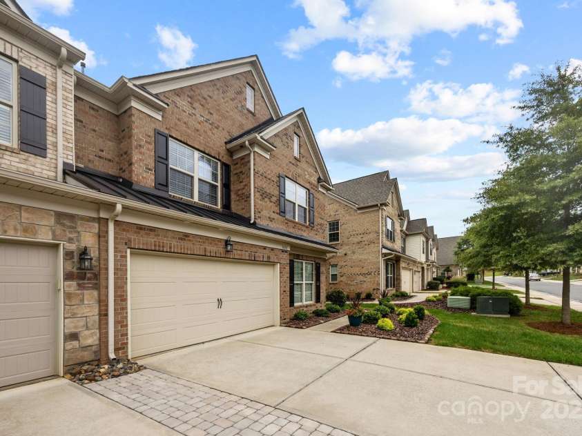3088 Hartson Pointe Drive, Fort Mill, SC 29707.  MLS# CAR4290654, YatesRealty ID 32641. 