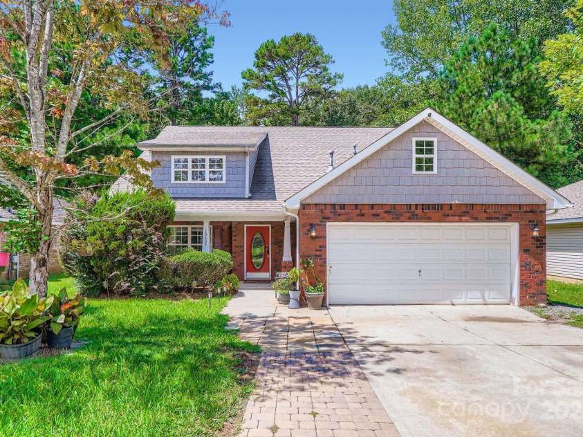 10605 Turkey Point Drive, Charlotte, NC 28214.  MLS# CAR4291887, YatesRealty ID 32642. 