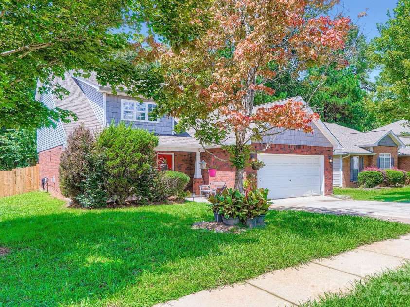 10605 Turkey Point Drive, Charlotte, NC 28214.  MLS# CAR4291887, YatesRealty ID 32642. 