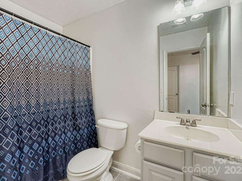 10605 Turkey Point Drive, Charlotte, NC 28214.  MLS# CAR4291887, YatesRealty ID 32642. Bath 2 Upper Level