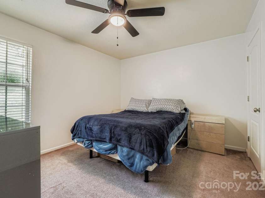 10605 Turkey Point Drive, Charlotte, NC 28214.  MLS# CAR4291887, YatesRealty ID 32642. BR 3 Upper Level