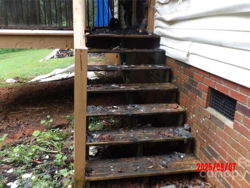 925 Loganberry Lane, York, SC 29745.  MLS# CAR4290961, YatesRealty ID 32643. Steps to Screen Porch