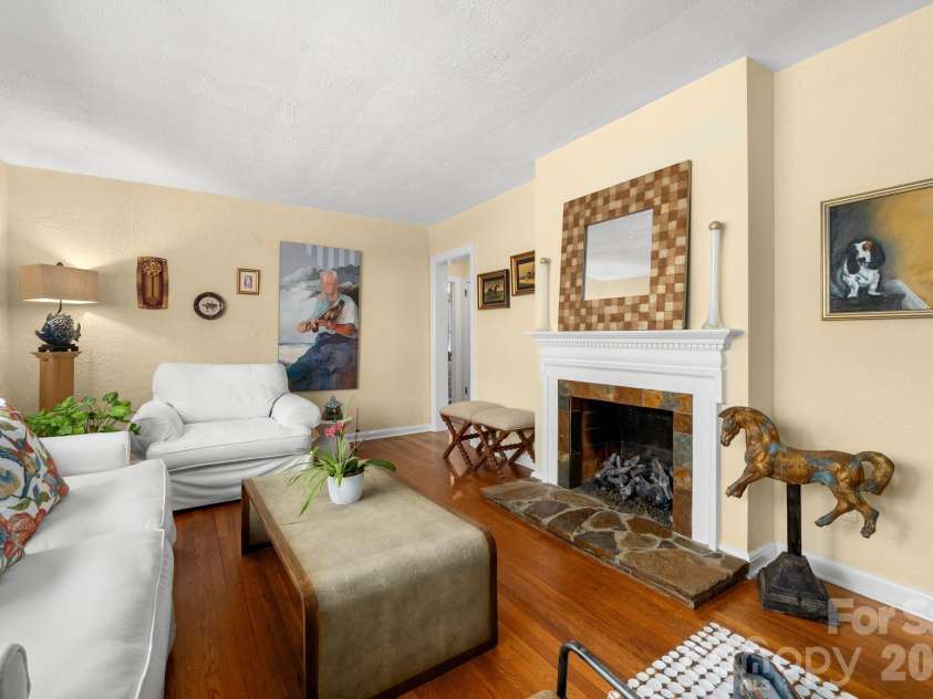 43 Martindale Road, Asheville, NC 28804.  MLS# CAR4393103, YatesRealty ID 32644. 