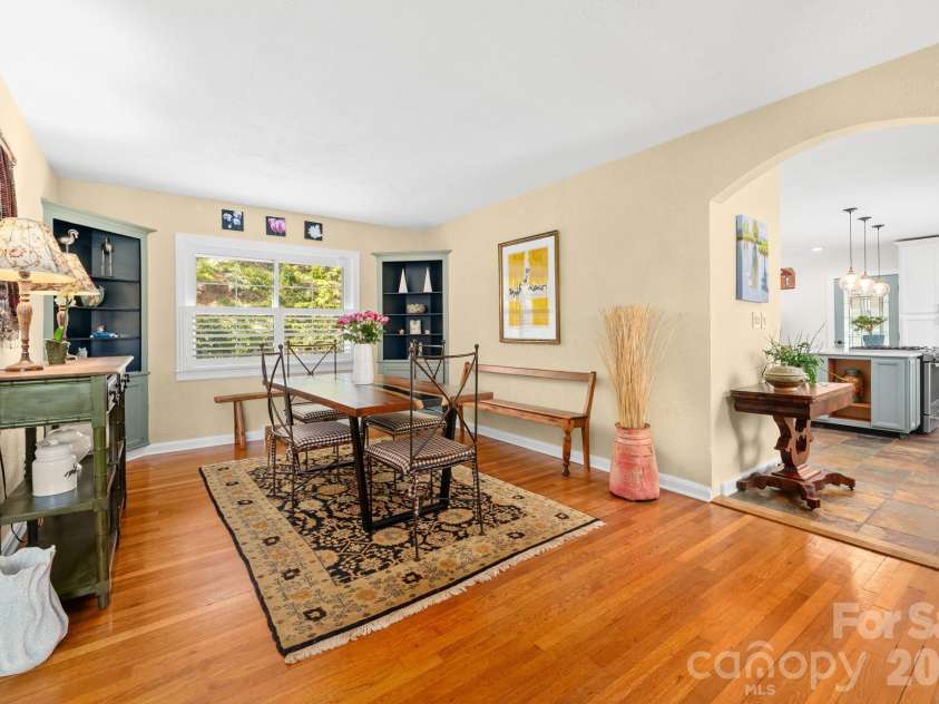 43 Martindale Road, Asheville, NC 28804.  MLS# CAR4393103, YatesRealty ID 32644. 