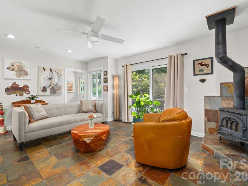 43 Martindale Road, Asheville, NC 28804.  MLS# CAR4393103, YatesRealty ID 32644. 