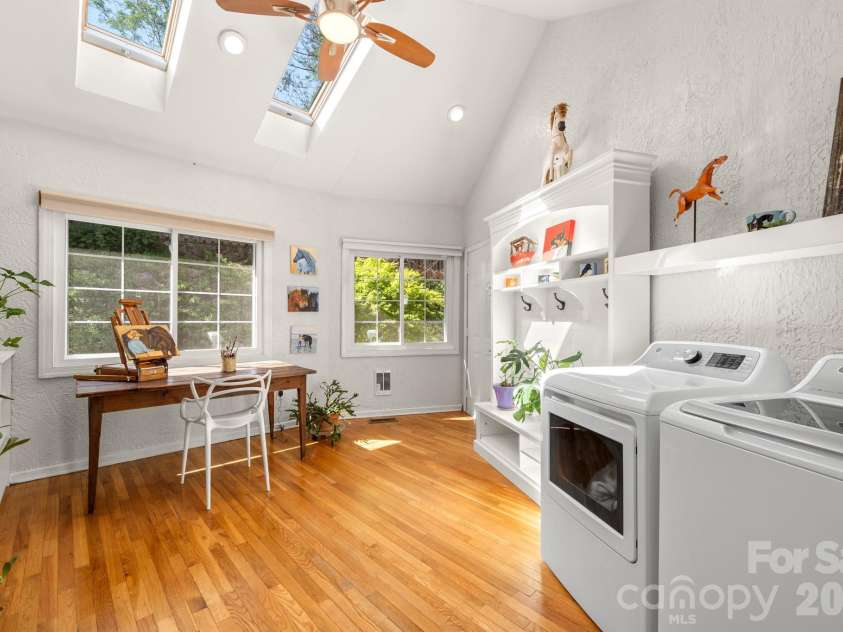 43 Martindale Road, Asheville, NC 28804.  MLS# CAR4393103, YatesRealty ID 32644. 