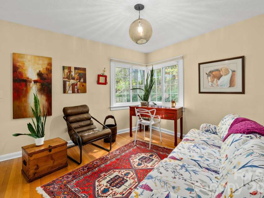 43 Martindale Road, Asheville, NC 28804.  MLS# CAR4393103, YatesRealty ID 32644. 