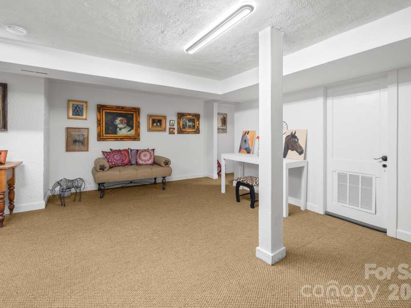 43 Martindale Road, Asheville, NC 28804.  MLS# CAR4393103, YatesRealty ID 32644. 