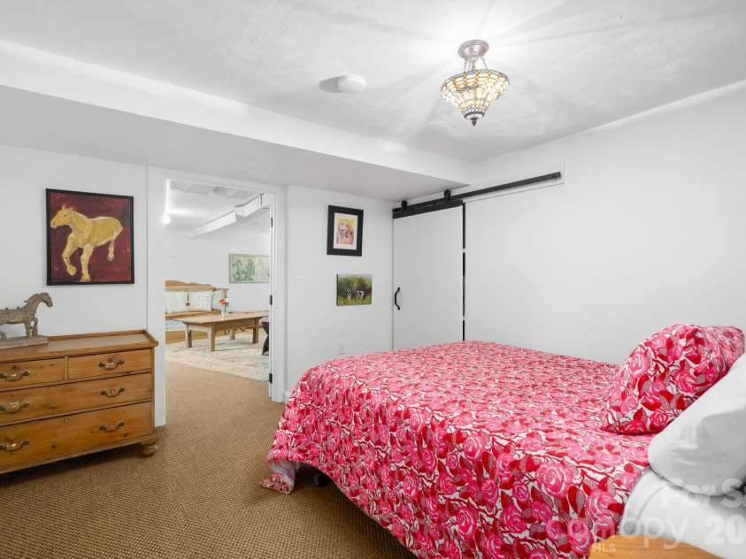 43 Martindale Road, Asheville, NC 28804.  MLS# CAR4393103, YatesRealty ID 32644. 