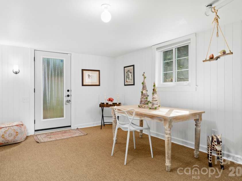 43 Martindale Road, Asheville, NC 28804.  MLS# CAR4393103, YatesRealty ID 32644. 