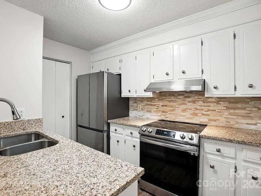 1101 Surry Lane, Gastonia, NC 28054.  MLS# CAR4291971, YatesRealty ID 32646. 