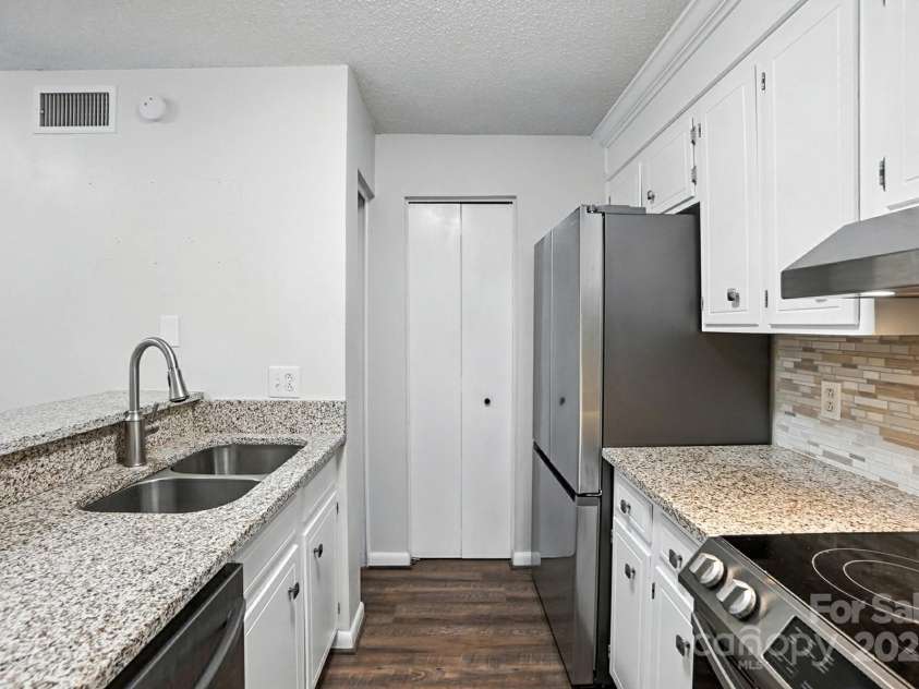 1101 Surry Lane, Gastonia, NC 28054.  MLS# CAR4291971, YatesRealty ID 32646. 