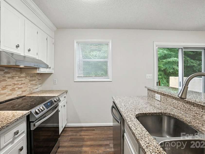 1101 Surry Lane, Gastonia, NC 28054.  MLS# CAR4291971, YatesRealty ID 32646. 