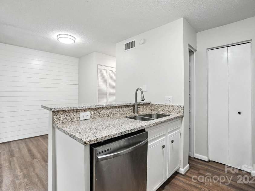 1101 Surry Lane, Gastonia, NC 28054.  MLS# CAR4291971, YatesRealty ID 32646. 