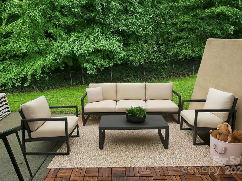 1101 Surry Lane, Gastonia, NC 28054.  MLS# CAR4291971, YatesRealty ID 32646. 