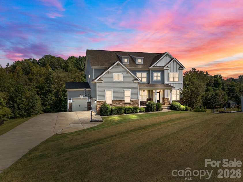 141 Rain Shadow Drive, Mooresville, NC 28115.  MLS# CAR4389349, YatesRealty ID 32646. 