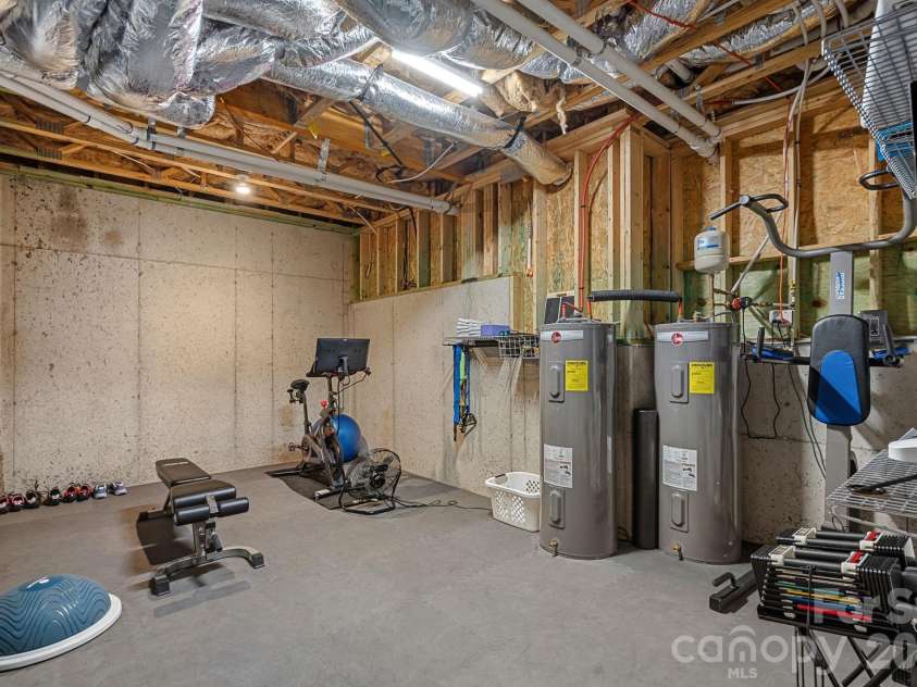 16830 Reinsch Drive, Davidson, NC 28036.  MLS# CAR4390948, YatesRealty ID 32647. 