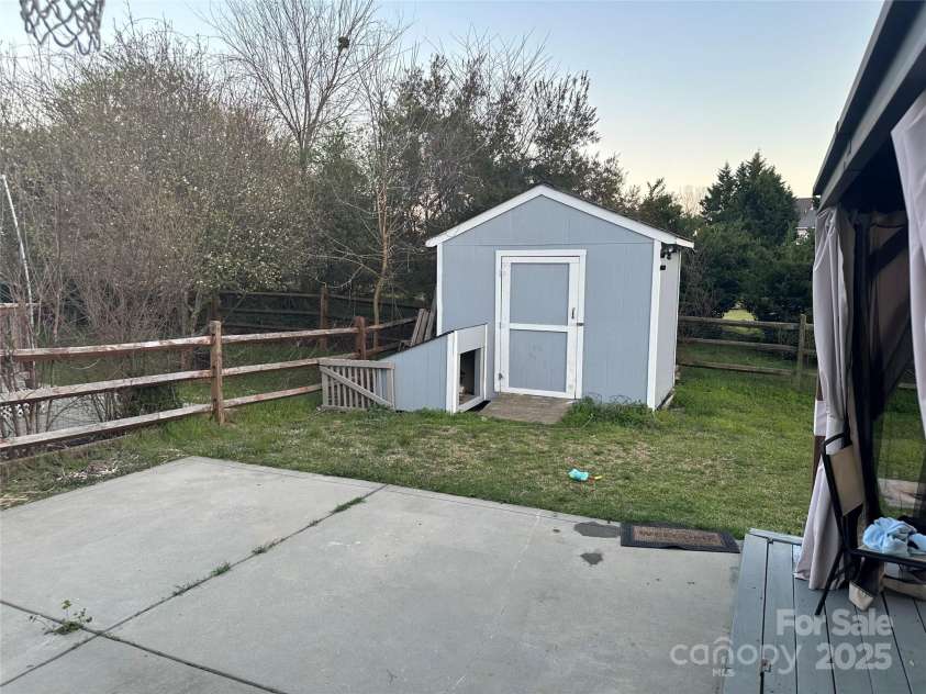 10202 Orchard Grass Court, Charlotte, NC 28278.  MLS# CAR4246172, YatesRealty ID 3265. 