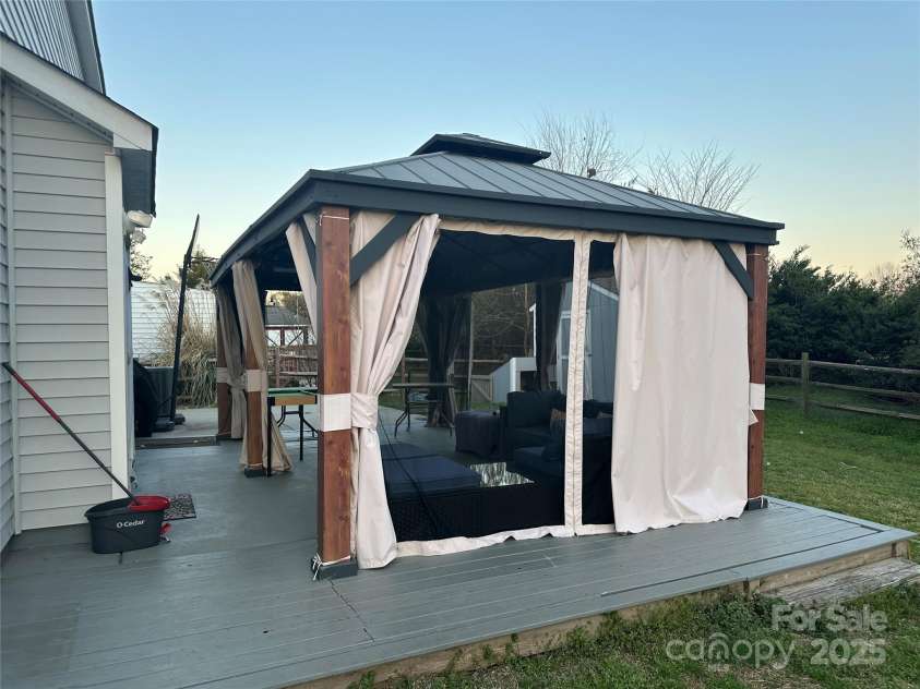 10202 Orchard Grass Court, Charlotte, NC 28278.  MLS# CAR4246172, YatesRealty ID 3265. 